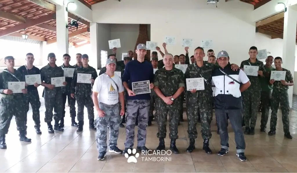 sobre, Adestrador Especialista em Comportamento Canino - Ricardo Tamborini, fique por dentro - psicologia canina, Ricardo Tamborini é homenageado pelo Exército, fique por dentro